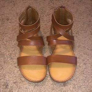Brown sandals size 4